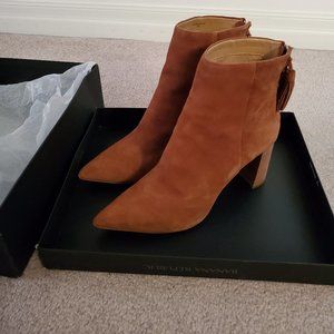 Brand-new leather ankle boots from Banana Republic